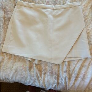 Babaton Elegant Cream Skort